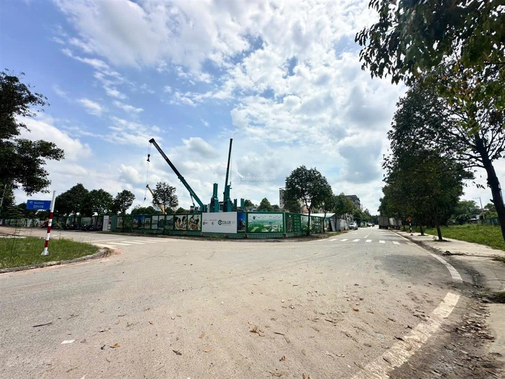 Chủ gửi bán lô đất trong kdc sau lưng chợ an hoà, dt128m2, sổ sẵn, mặt tiền đường nhựa 7m, full thổ