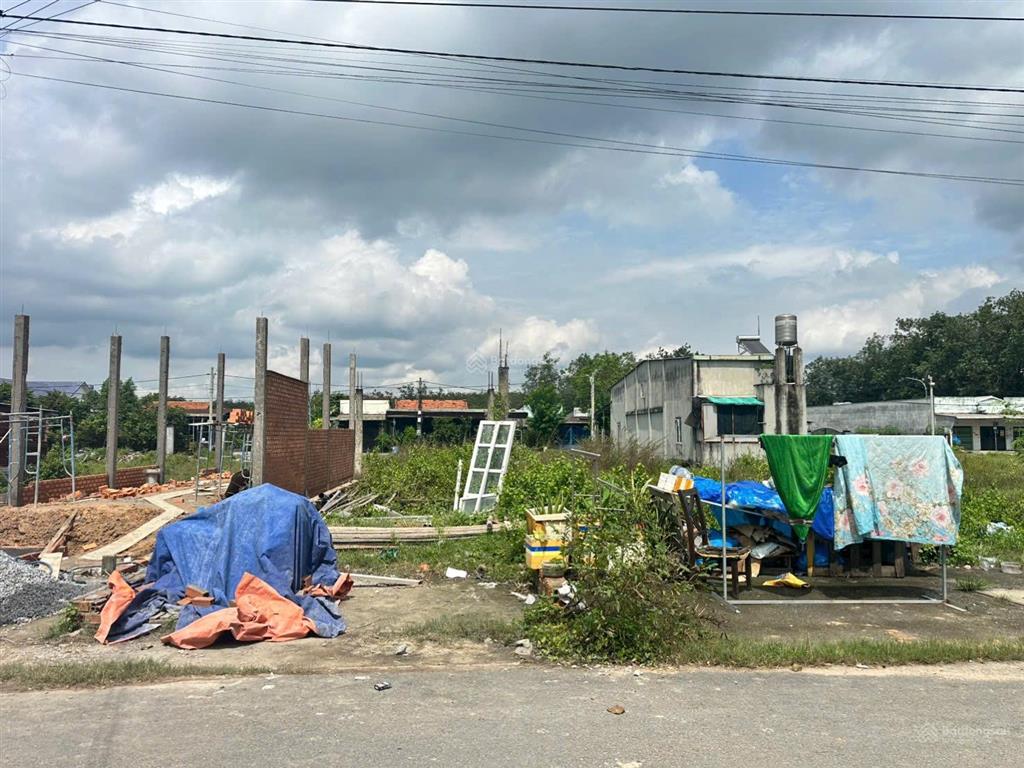 Chủ gửi bán lô đất trong kdc sau lưng chợ an hoà, dt128m2, sổ sẵn, mặt tiền đường nhựa 7m, full thổ