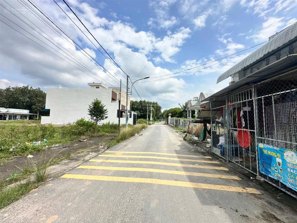 Chủ gửi bán lô đất trong kdc sau lưng chợ an hoà, dt128m2, sổ sẵn, mặt tiền đường nhựa 7m, full thổ