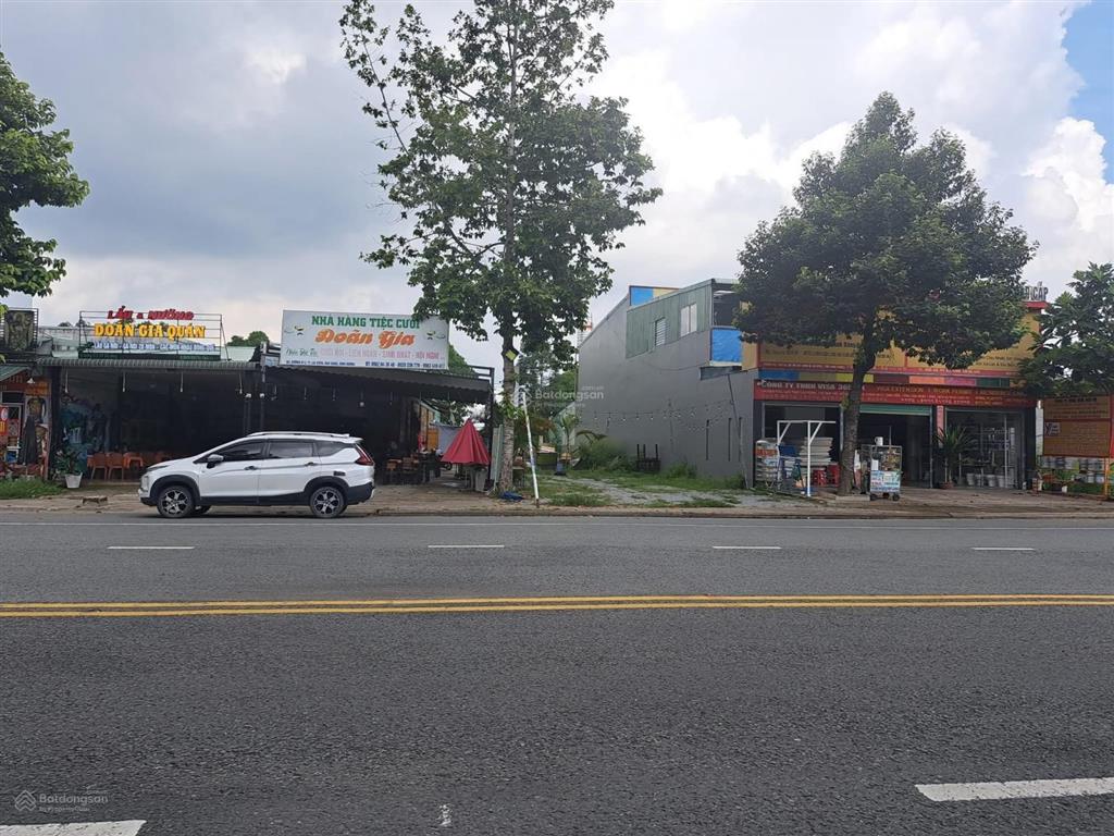 Bán căn nhà trong khu công nghiệp becamex, dt 140m2 sổ sẵn, full thổ cư, cách cổng bàu bàng chỉ 3p