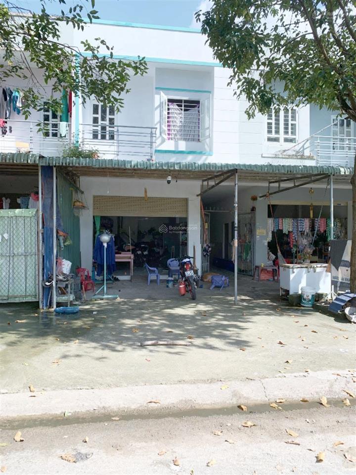 Cần ra gấp dãy trọ mặt tiền, dt 150m2, thu nhập tháng 8tr, sổ sẵn, cách ql13 chỉ 300m, full thổ cư