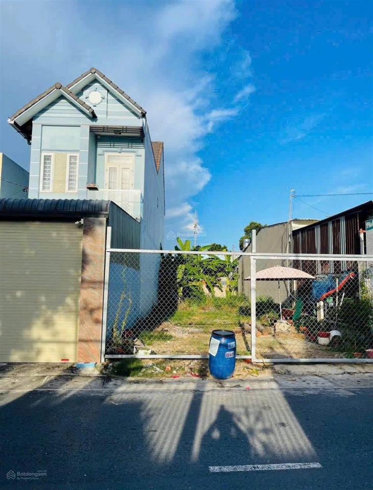 Bán đất mặt tiền kinh doanh đắc địa đường dx026, dt 150m2, sổ sẵn, có thổ cư. cách chợ phú mỹ 300m