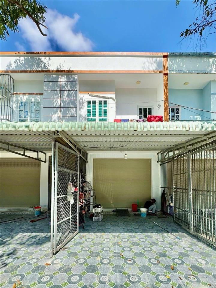 Chủ gửi bán cặp trọ đường n3 kcn bàu bàng, diện tích 150m2/1 dãy, thổ cư, shr, cách cổng chào 2p