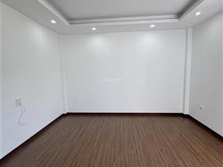 Tôi cần cho thuê nhà phố lê văn lương, 100m2  4 tầng  3 làn ô tô  nhà mới  25tr/th