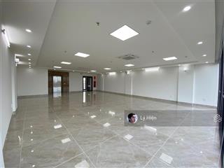Cho thuê nhà lê văn thiêm  lê văn lương tổng diện tích 2 tầng là 200m2, mặt tiền 10m, 70tr/th