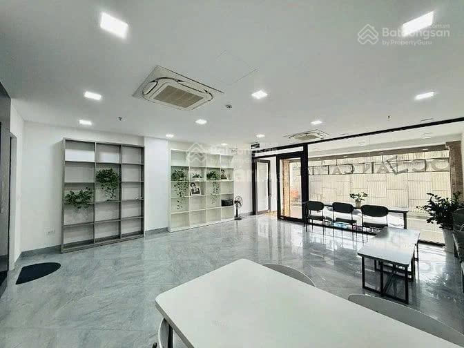 Tôi cần cho thuê gấp nhà phố đỗ quang  hoàng ngân 100m2, 5 tầng, mặt tiền 8m, vừa hoàn thiện, 35tr