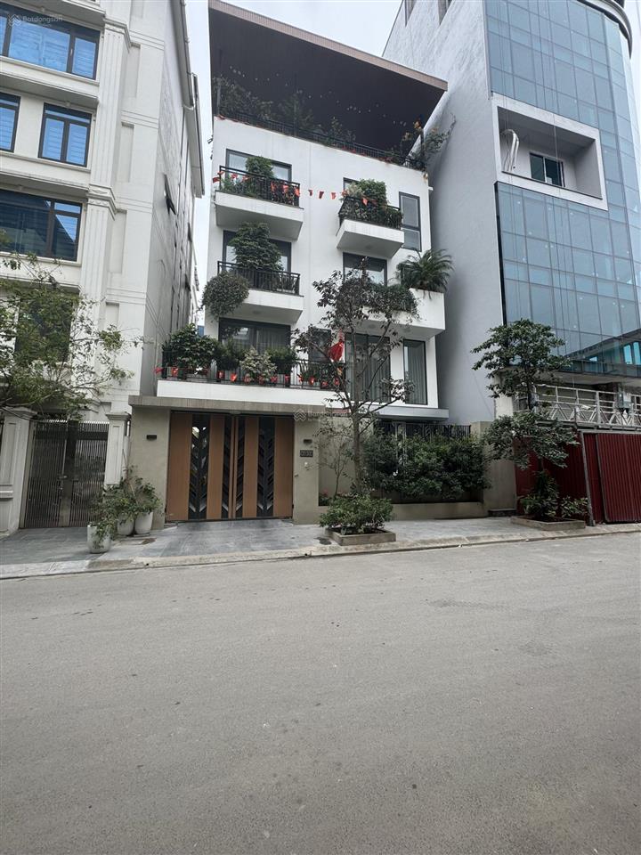 Tôi cần cho thuê gấp nhà phố đỗ quang  hoàng ngân 100m2, 5 tầng, mặt tiền 8m, vừa hoàn thiện, 35tr