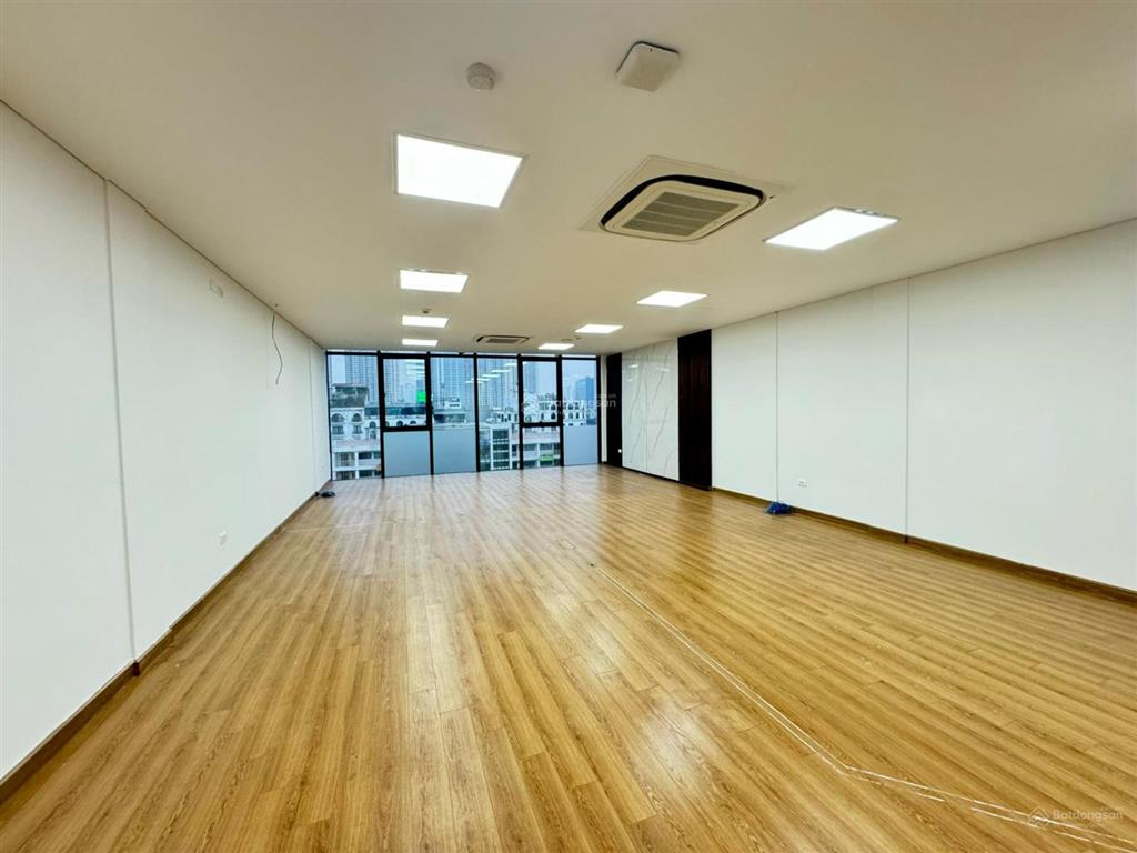 Tôi cần cho thuê gấp nhà phố đỗ quang  hoàng ngân 100m2, 5 tầng, mặt tiền 8m, vừa hoàn thiện, 35tr