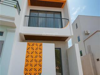 Chính chủ cần bán nhà mới xây tại xã vân nội cách cầu nhật tân 5  10 phút lái xe