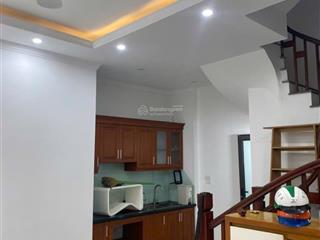 Cho thuê nhà nguyên căn phố sài đồng  ô tô đỗ gần  sát công ty may 10  3pn khép kín