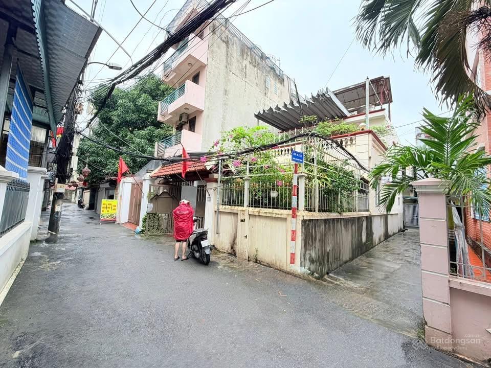 Biệt thự sân vườn  lô góc 3 mặt thoáng  ngõ thông  ô tô tránh  145m2, 2 tầng, mt 8m, 34.2 tỷ