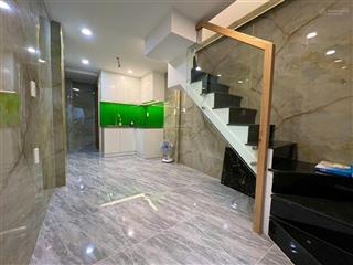 Cực hiếm! nhà hẻm đẹp 2 lầu, cn  16m2 ngay trung tâm quận 1, giá 2tỷ580 tl