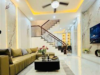 Bán nhà chùa bộc 45m2, 4 ngủ, mặt tiền 5 m, full nội thất  gần phố  giá tốt