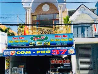 Bán gấp căn nhà lầu ngay chợ bờ ngựa đang cho thuê 9triệu/tháng