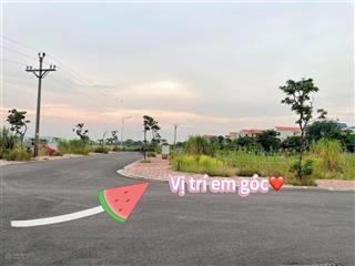 Mỹ hào thủ phủ công nghiệp , bao quanh là các khu công nghiệp( minh quang,minh đức,ngọc lâm)