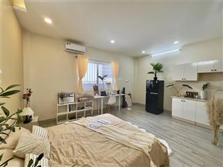 Cho thuê căn hộ mới cửa sổ trời full nội thất  gần cv thỏ trắng, cách mạng tháng 8 giáp quận 10