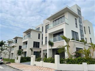 Biệt thự nghỉ dưỡng cạnh sân golf  hàng ngoại giao dt 357m2 giá siêu hấp dẫn chỉ từ 37tr/m2
