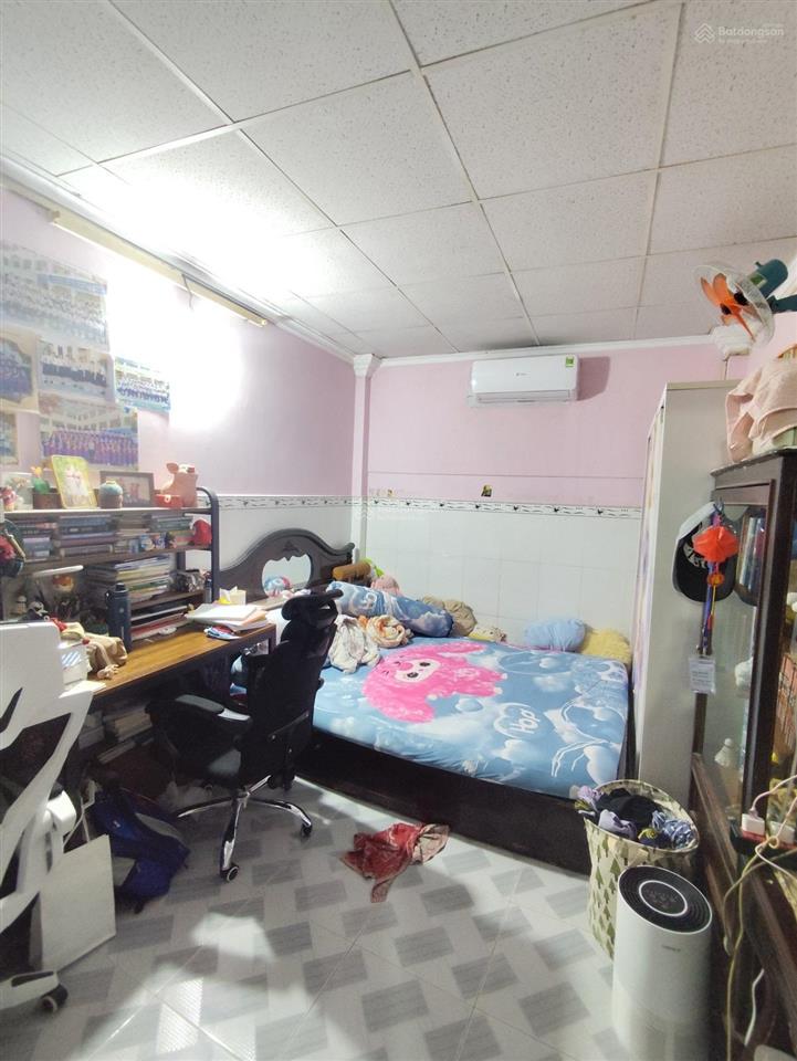 Bán nhà cũ đường thái phiên  quận 11 phường 2 cũ.