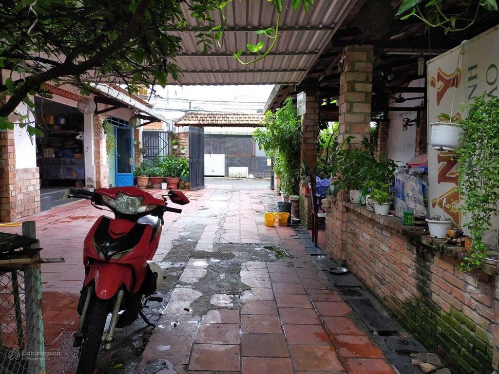 Cần cho thuê nhà xưởng 800m2 mt nguyễn duy trinh, p. phú hữu, giá 100tr/th