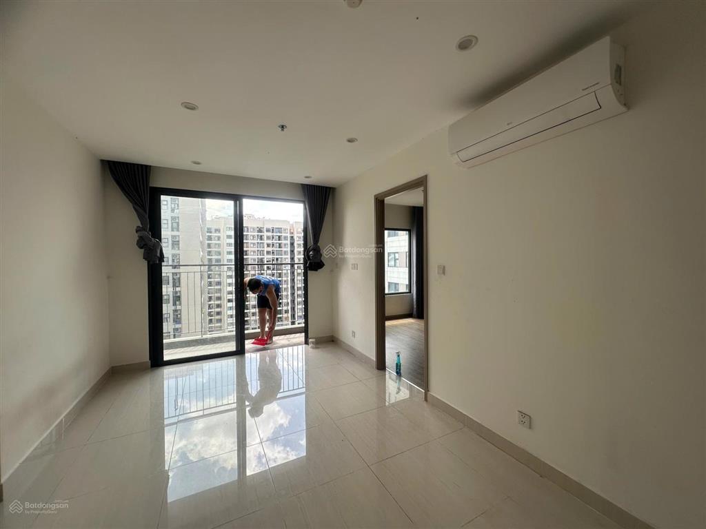 Bán lỗ căn 2pn2wc 59m2 tòa s801 tầng trung view hồ bơi, đã có sổ sẵn giá 2 tỷ 980 triệu bao hết