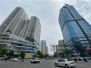 Tòa building 9 tầng  vỉa hè 8m . đối diện các trường đh . mặt phố cầu giấy. gần 70m  giảm 7 tỷ.