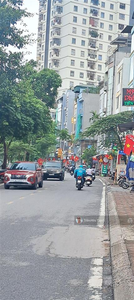 Nhà mặt phố gia quất 42m đường 17m 2 vỉa hè kinh doanh. kinh doanh bất chấp.