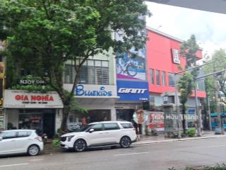 Mảnh đất vàng hơn 300m  kinh doanh. vỉa hè 10m  siêu đắc địa  hơn 200tr/ m2 .
