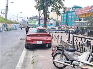 Nhà 5 tầng  kinh doanh  thang máy. 2 vỉa hè  sẵn 20tr/tháng. giá chỉ 10 tỷ