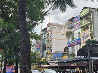 Tòa văn phòng 3 mặt tiền  view hồ. siêu hiếm 230m  săn dòng tiền 200tr/ tháng.