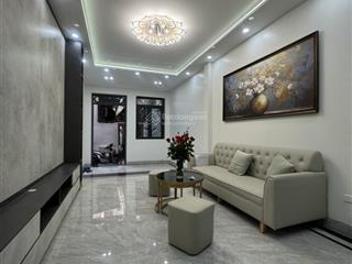 Bán nhà thang máy ngay phố lò đúc giá 8,9tỷ