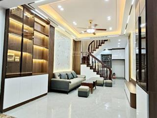 Bán nhà kim ngưu, đẹp lung linh ngay gần phố giá 9,6tỷ