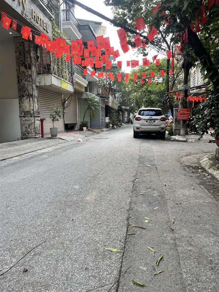 [siêu siêu hiếm] bán nhà tam trinh, phân lô, ô tô, thang máy, kinh doanh vô địch, nhỉnh 18tỷ