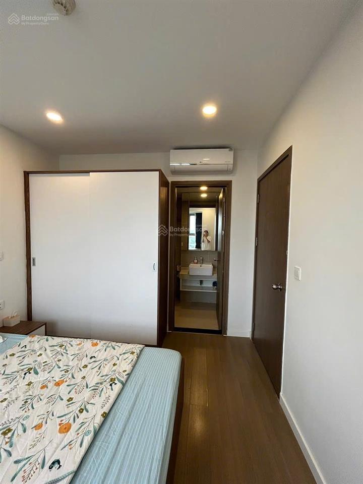Cần bán gấp can hộ cao cấp river panorama tk  2pn  2wc tầng cao thoáng mát wieu sông