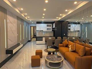 Nhà tập thể hát tuồng70m  3 ngủ  khách rộng  bếp  1wc ô tô đỗ cửa ngày đêm  gần bệnh viện