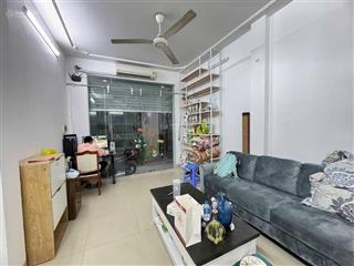 Mặt phố dịch vọng hậu  40m 5tầng 6 ngủ cạnh trường đại học kế toán vừa ở vừa kinh doanh đỉnh