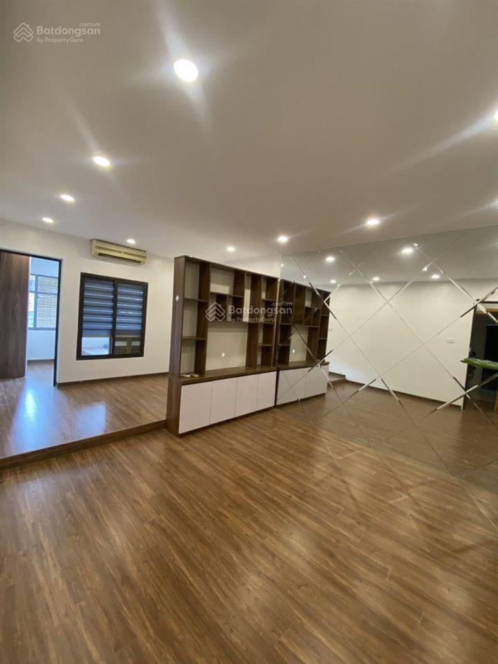 Tập thể nghĩa tân 68m2 3ngủ, 2wc 1 khách rộng, bếp, vị trí trung tâm, dân trí cao, gần phố