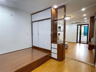 Tập thể tầng giữa phố trần quốc hoàn 41m/80m2  3 ngủ  full nội thất, vị trí đẹp mặt phố, ở đỉnh