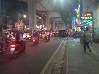 Mặt phố 68 cầu giấy  kinh doanh sầm uất ngày đêm  full nội thất  35m2  5 tầng  6 ngủ, đầy đủ