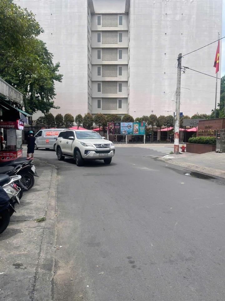 Kiot kinh doanh hoàng diệu phú nhuận, gần centre point, đại học kinh tế, khách sạn mường thanh