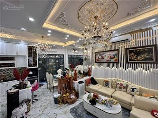 Bán biệt thự quận 7 dt 266m2 ngang 7,4 m  giá tốt vị trí phú thuận q7