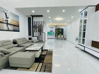 Biệt thự 3 tầng giữa quận 7
116m ngang khủng 8m  14.5 tỷ nguyễn văn linh, nguyễn thị thập