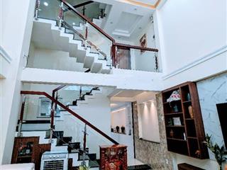 Chính chủ 3 tầng  kế phú mỹ hưng  75 m2  chỉ 8,9 tỷ  4.7m x 16m đã hoàn công