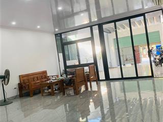 Chính chủ bán đất tặng nhà c4 ngõ 447 lạc long quân sẵn về ở diện tích 50m2 ngõ thông ô tô