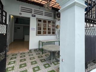 Cho thuê nhà nguyên căn gần đường 385 lê văn việt giá 6tr có gác