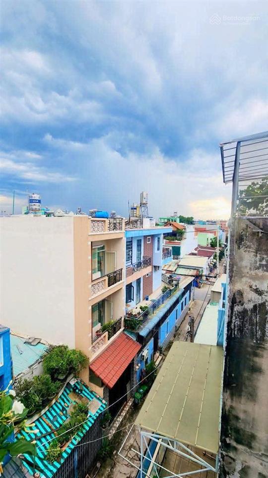 Bình tân nhà 4 tầng, 64m2, shr hoàn công đủ 4pn 4wc hẻm xe hơi giá 6,5tỷ