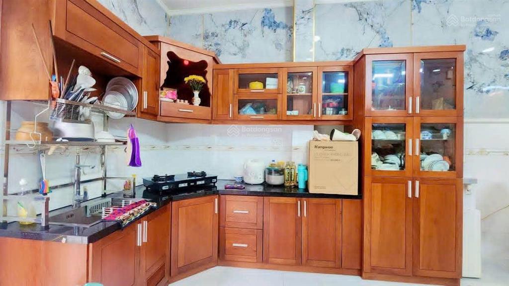 Bình tân nhà 4 tầng, 64m2, shr hoàn công đủ 4pn 4wc hẻm xe hơi giá 6,5tỷ