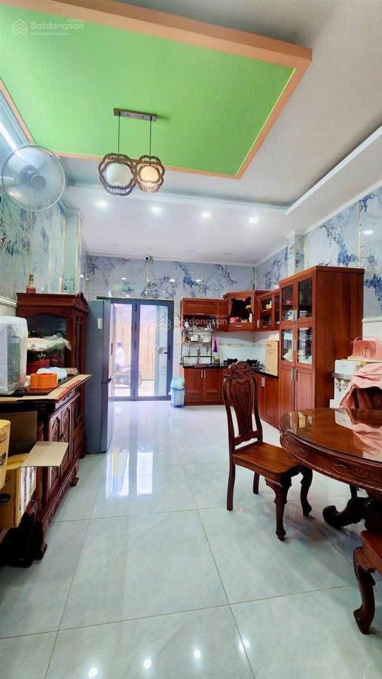 Bình tân nhà 4 tầng, 64m2, shr hoàn công đủ 4pn 4wc hẻm xe hơi giá 6,5tỷ