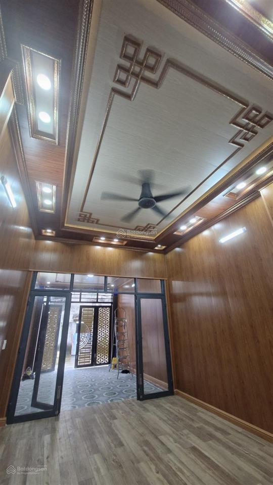 Hóc mônnhà c4 100m2 sổ hồng riêng
ngang 3.9 x30m 1khách + bếp +2 phòng ngủ.đường ô tô.
giá 3.7 tỷ