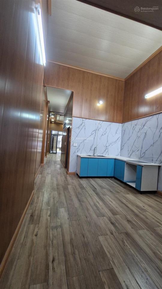 Hóc mônnhà c4 100m2 sổ hồng riêng
ngang 3.9 x30m 1khách + bếp +2 phòng ngủ.đường ô tô.
giá 3.7 tỷ