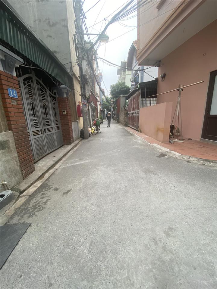 Hiếm  bán gấp duy nhất lô đất 39m2 sát phố ngô xuân quảng  trâu quỳ, gia lâm